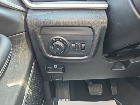 Used 2021 Jeep Grand Cherokee L Limited image 31