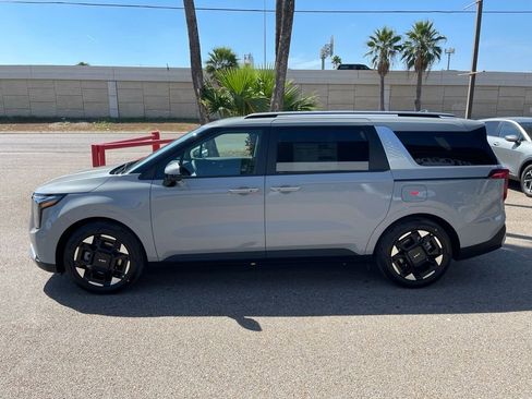 New 2026 Kia Carnival EX FWD image 4