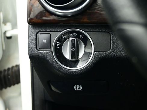 Used 2015 Mercedes-Benz GLK 350 4MATIC image 19