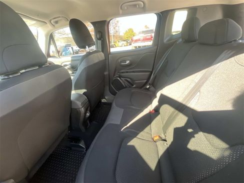 Used 2022 Jeep Renegade Latitude image 13