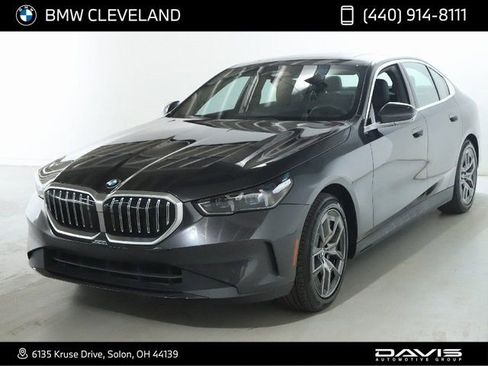 Used 2026 BMW 530i xDrive w/ Premium Package image 1
