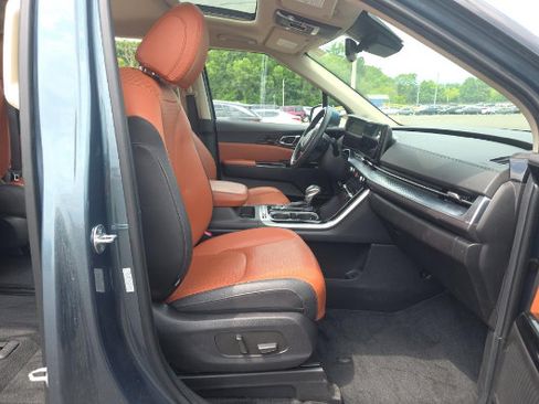 Used 2024 Kia Carnival SX Prestige FWD image 13