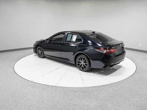 Used 2023 Toyota Camry SE image 29