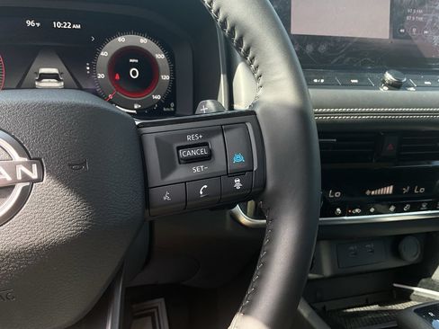 Used 2026 Nissan Rogue SL FWD image 28