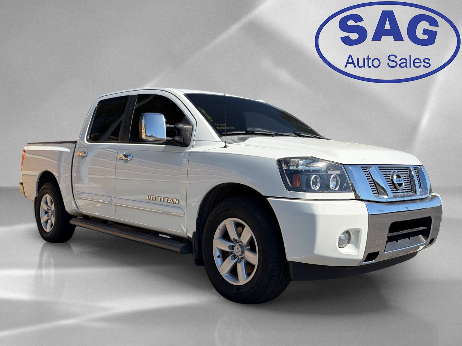 Used 2014 Nissan Titan SV w/ SV Value Truck Package RWD image 2