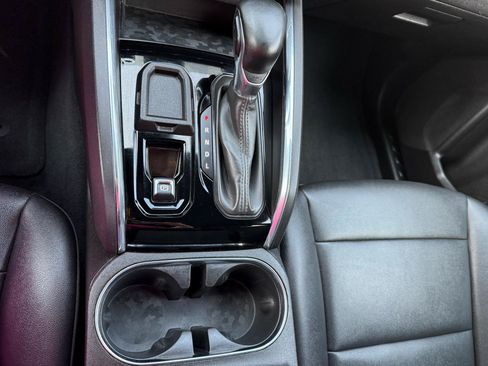 Used 2023 GMC Canyon Elevation w/ Elevation Premium Package RWD image 34