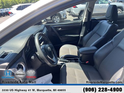 Used 2018 Toyota Corolla SE w/ SE Premium Package FWD image 15