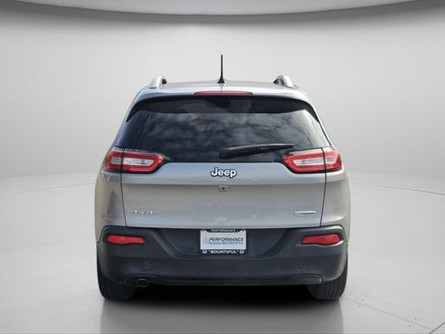 Used 2017 Jeep Cherokee Latitude w/ Comfort/Convenience Group image 21