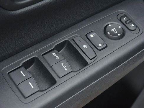 Used 2025 Honda CR-V Sport image 13