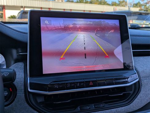 Used 2022 Jeep Compass Latitude w/ Convenience Group image 21