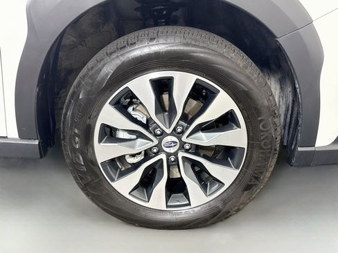 Used 2025 Subaru Outback Limited AWD/4WD image 32