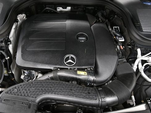 Used 2020 Mercedes-Benz GLC 300 4MATIC image 36