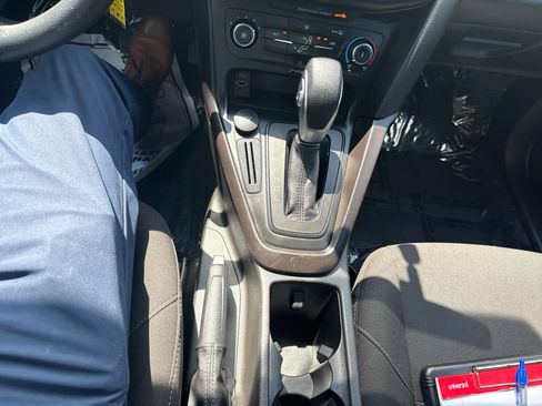 Used 2018 Ford Focus SE image 21