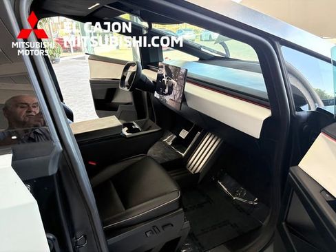 Used 2024 Tesla Cybertruck AWD Crew Cab image 19