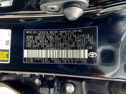 Used 2025 Toyota Corolla SE w/ SE Premium Package image 36