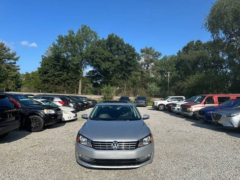 Used 2013 Volkswagen Passat TDI SEL Premium FWD image 2