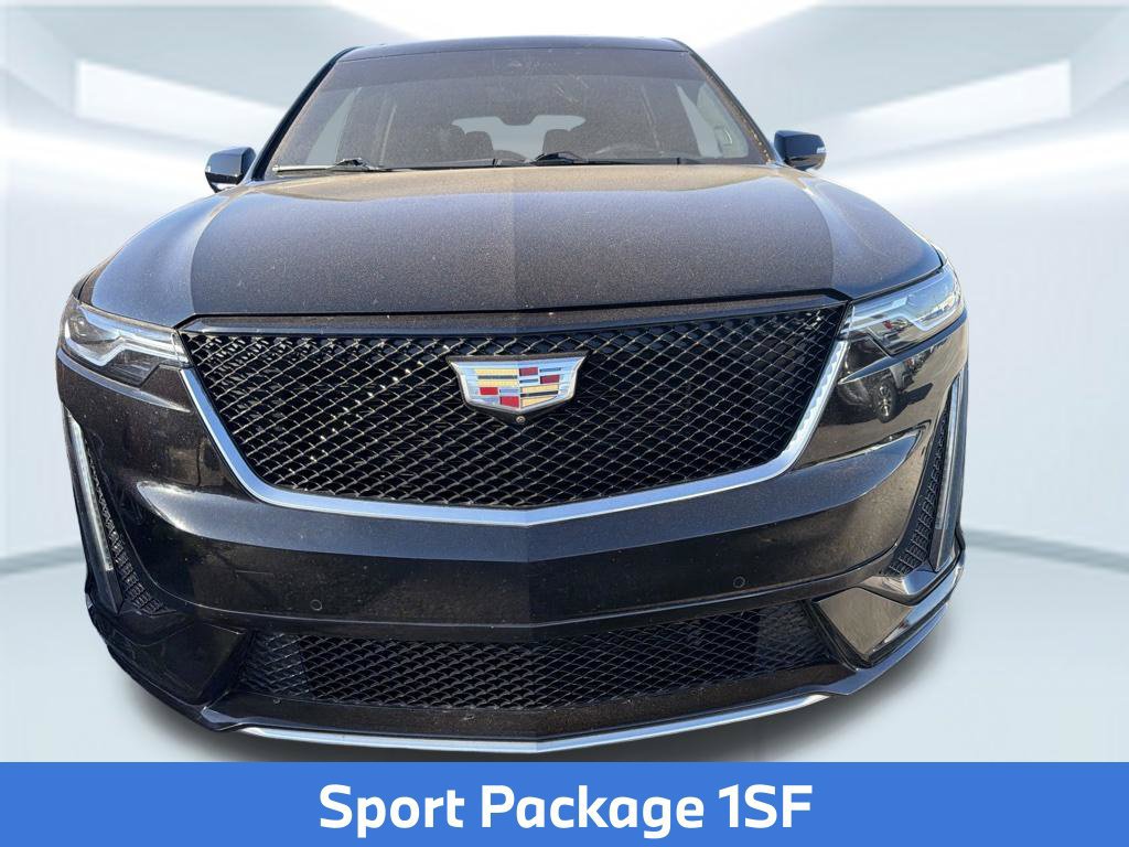 Used 2022 Cadillac XT6 Sport w/ Technology Package AWD/4WD image 2