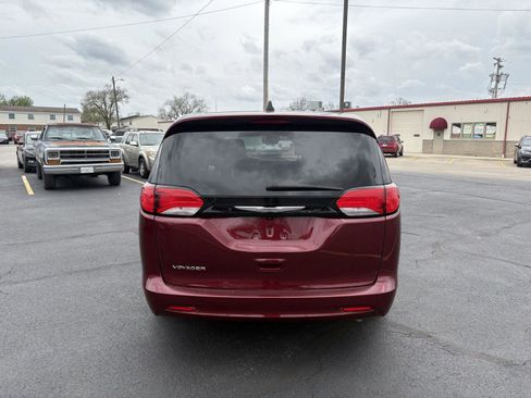 Used 2023 Chrysler Voyager LX FWD image 24