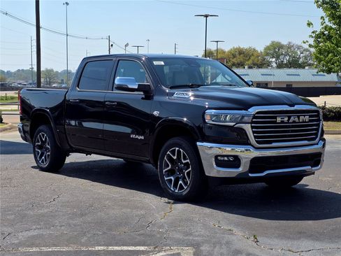 New 2026 RAM 1500 Laramie AWD/4WD image 3