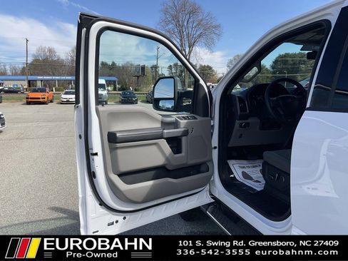 Used 2017 Ford F150 XLT w/ Equipment Group 302A Luxury AWD/4WD image 9