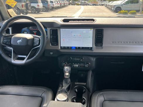 New 2026 Ford Bronco Outer Banks w/ Sasquatch Package AWD/4WD image 18