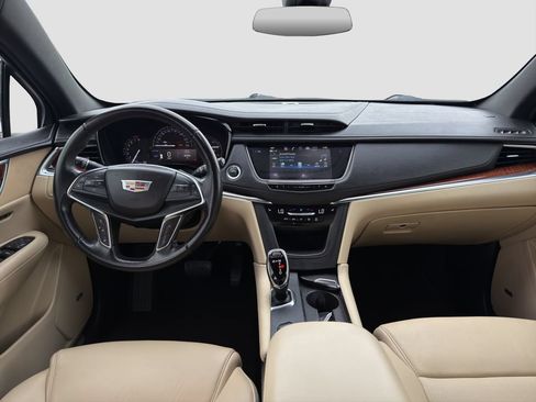 Used 2019 Cadillac XT5 Luxury FWD image 14