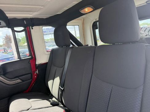 Used 2013 Jeep Wrangler Unlimited Sport image 11