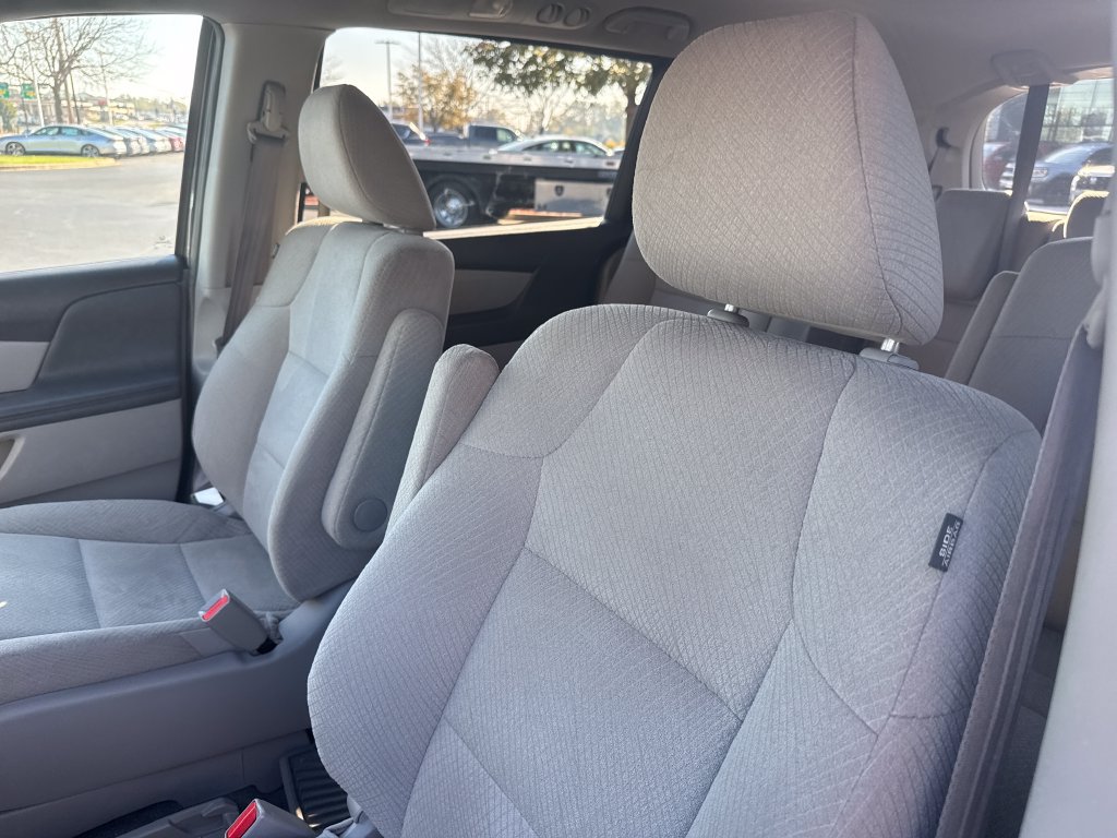 Used 2015 Honda Odyssey LX image 12