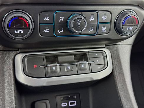 Used 2023 GMC Acadia SLE w/ Driver Convenience Package image 19