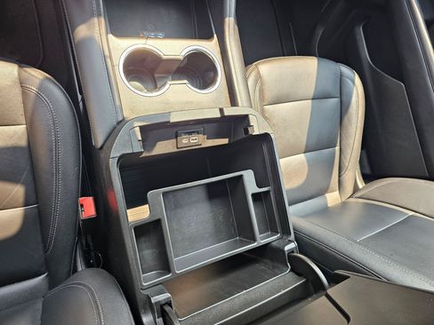 Used 2021 Chevrolet Suburban LT AWD/4WD image 30