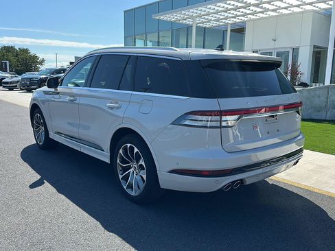 Used 2023 Lincoln Aviator Grand Touring w/ Equipment Group 301A AWD/4WD image 7