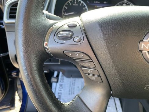 Used 2023 Nissan Murano SV image 16