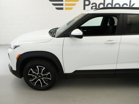 Used 2023 Chevrolet TrailBlazer ACTIV w/ Sun and Liftgate Package AWD/4WD image 4