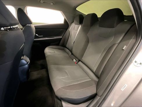 Used 2025 Hyundai Elantra SE FWD image 22