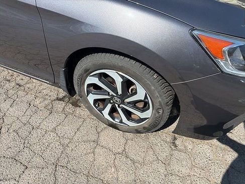 Used 2017 Honda Accord EX-L image 9