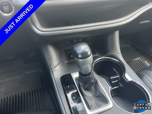 Used 2017 Toyota Highlander SE FWD image 34