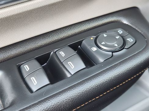 Used 2018 GMC Terrain SLT w/ Preferred Package image 26