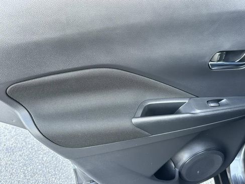 Used 2023 Nissan Kicks SV image 18