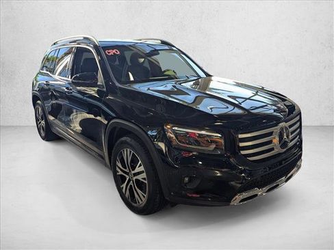 Used 2025 Mercedes-Benz GLB 250 image 3