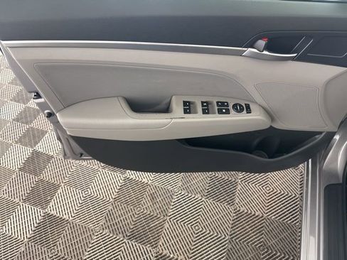 Used 2020 Hyundai Elantra SEL image 20