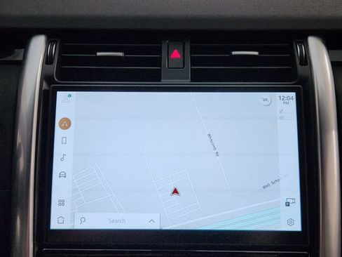 Used 2025 Land Rover Discovery S image 16