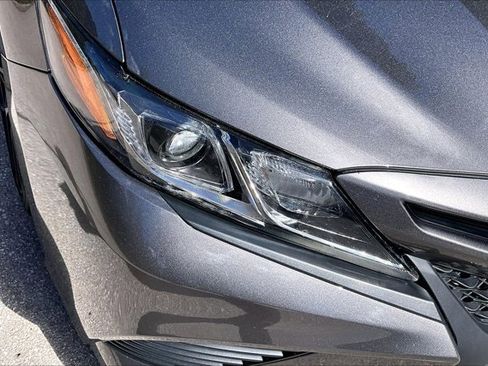 Used 2020 Toyota Camry SE FWD image 30