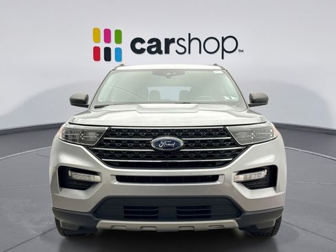 Used 2022 Ford Explorer XLT w/ Equipment Group 202A AWD/4WD image 8