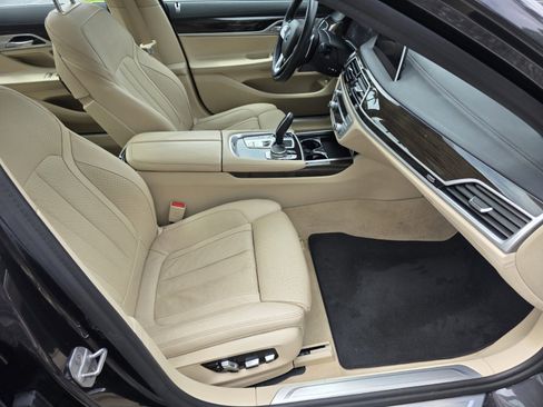 Used 2021 BMW 740i RWD image 3