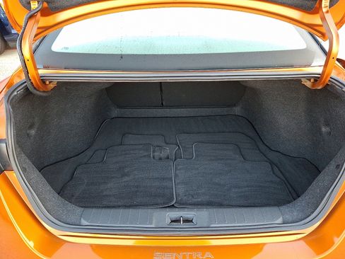 Certified 2021 Nissan Sentra SR w/ SR Premium Package image 29