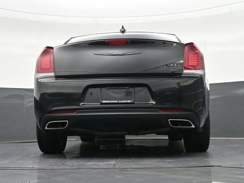Used 2023 Chrysler 300 Touring w/ Sport Appearance Package image 28