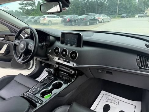 Used 2019 Kia Stinger RWD image 26