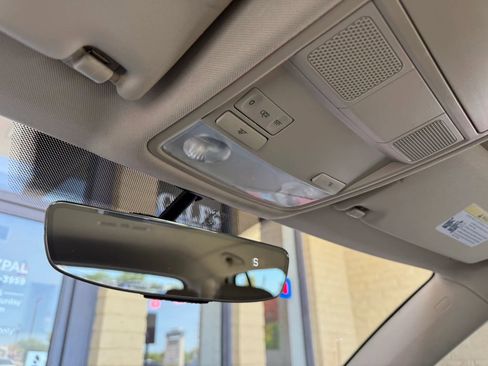 Used 2017 Volkswagen Tiguan S FWD image 38