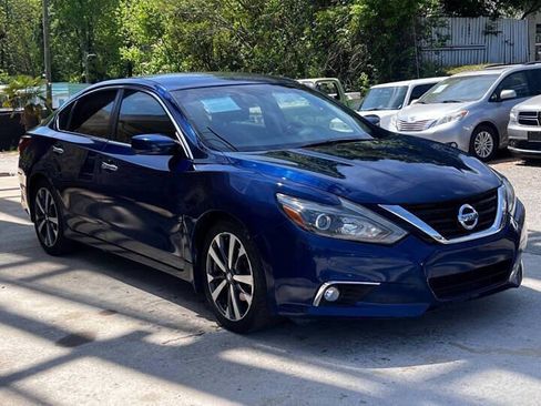 Used 2017 Nissan Altima 2.5 SR FWD image 4