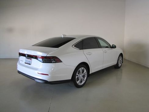 Certified 2025 Honda Accord LX image 23